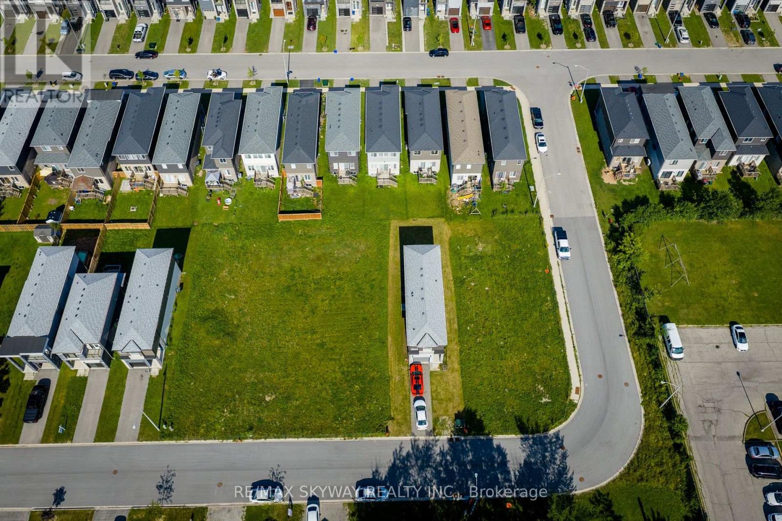 209 Iva Street, Welland, Ontario  L3C 3B9 - Photo 2 - X13556154