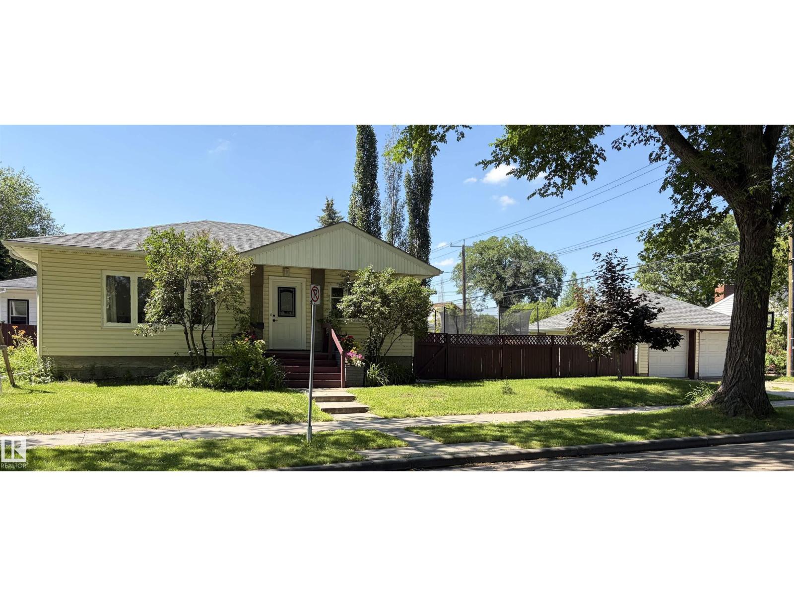 11504 137 ST NW, edmonton, Alberta