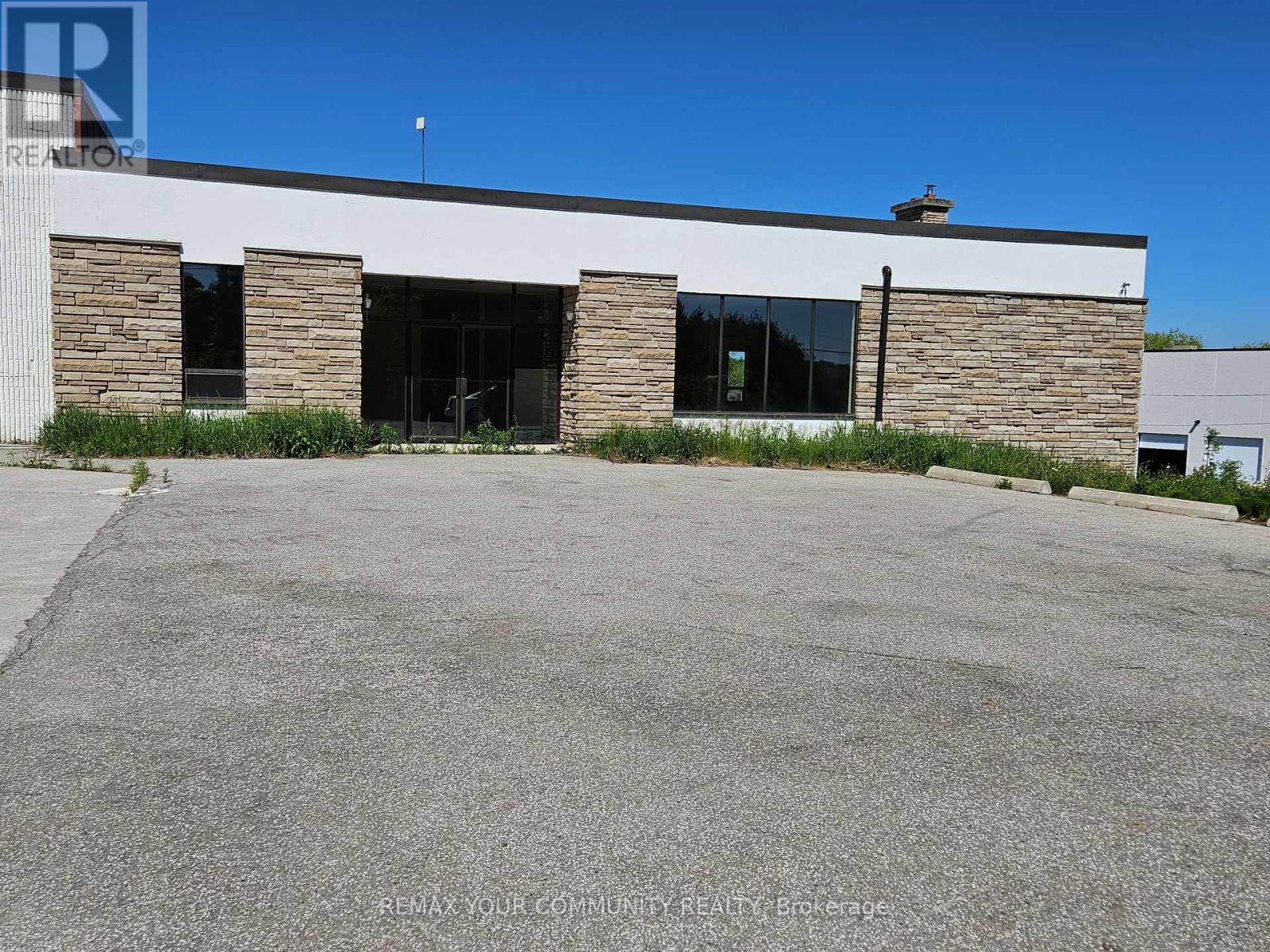 20 Mcdonald Street, Vaughan, Ontario  L4C 2B2 - Photo 3 - N13556238