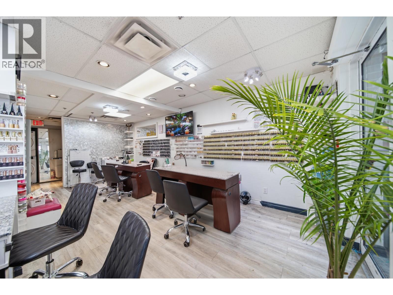 123 Confidential Street, Vancouver, British Columbia  V6B 2B2 - Photo 3 - C8080364