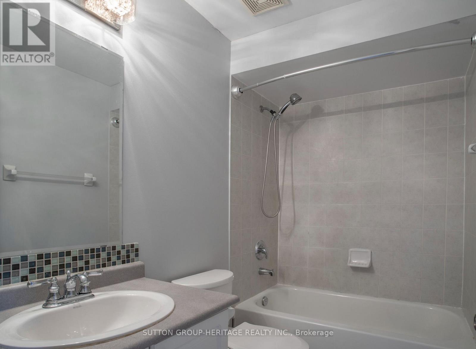 5 Davidson Street, Whitby, Ontario  L1P 1V9 - Photo 28 - E13555960