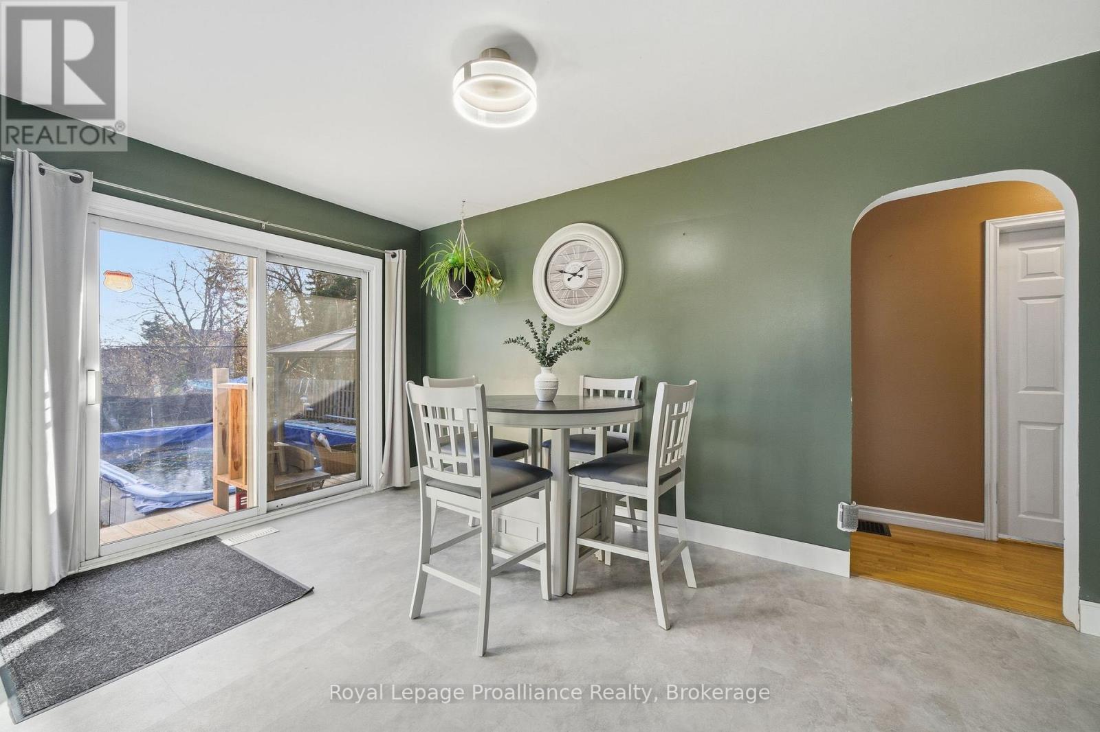81 Crestview Avenue, Belleville, Ontario  K8N 1W6 - Photo 11 - X13556394