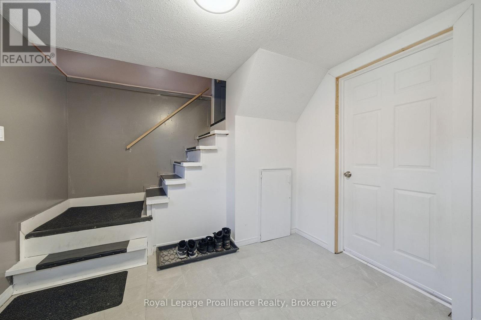 81 Crestview Avenue, Belleville, Ontario  K8N 1W6 - Photo 19 - X13556394