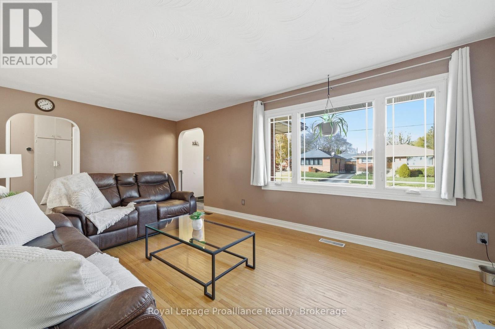 81 Crestview Avenue, Belleville, Ontario  K8N 1W6 - Photo 5 - X13556394