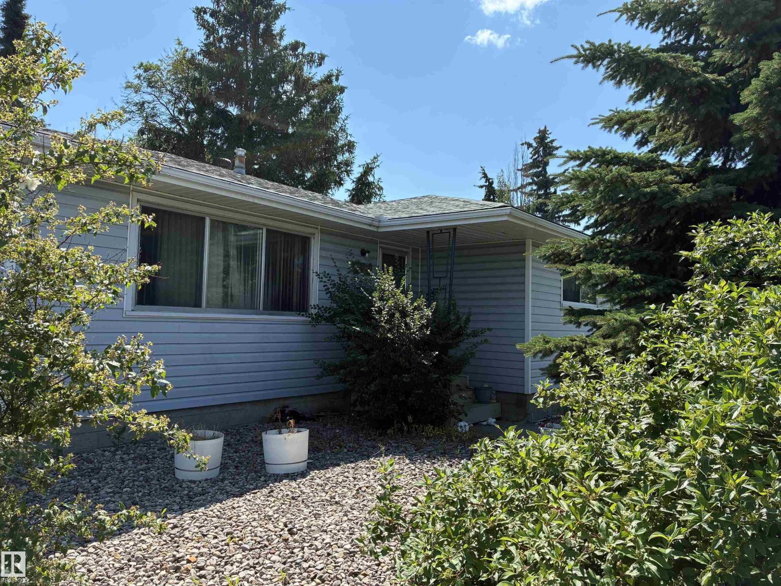 10931 134A AV NW, Edmonton, Alberta