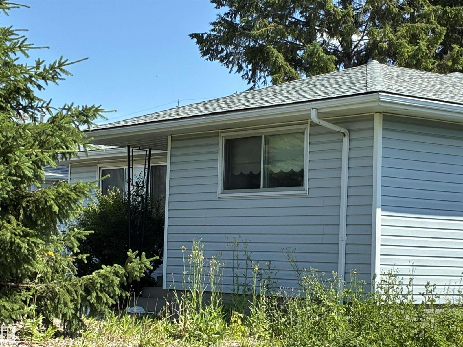 10931 134a Av NW, Edmonton, Alberta  T5E 1M2 - Photo 3 - E4498523