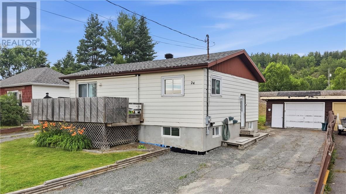 24 Laren Street, Wahnapitae