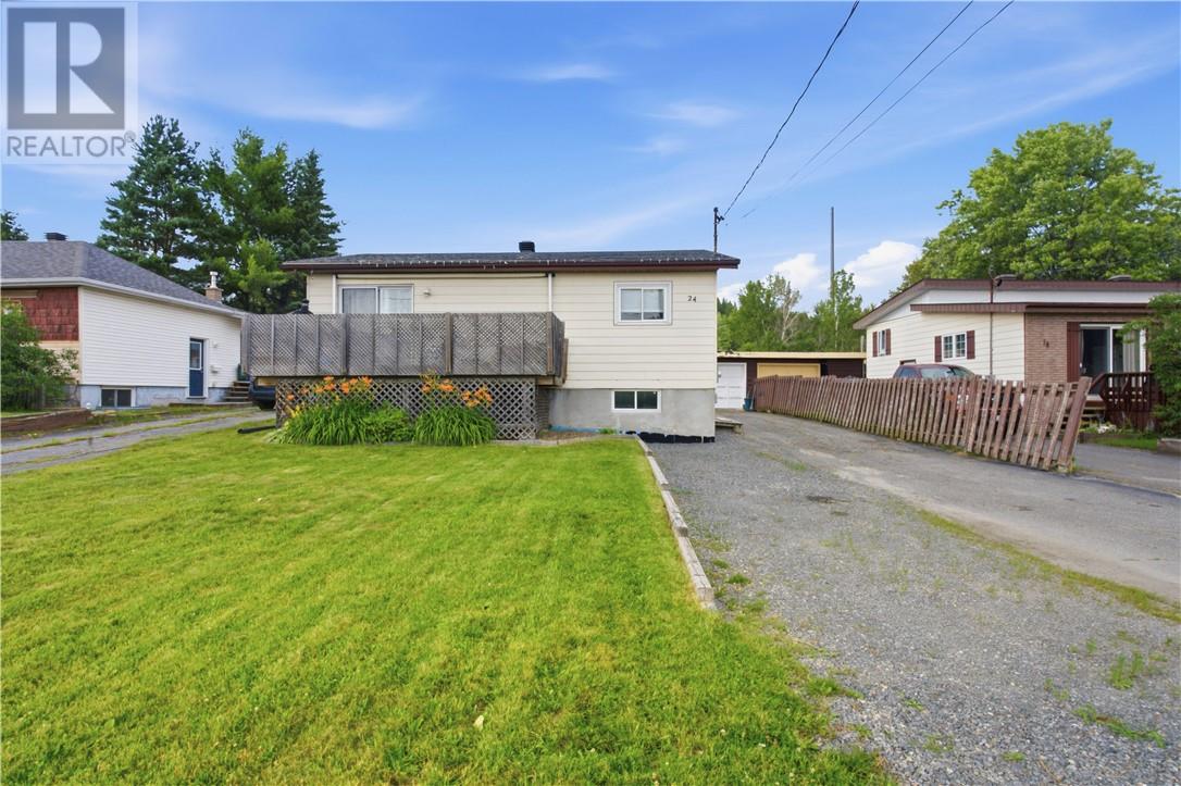 24 Laren Street, Wahnapitae, Ontario  P0M 3C0 - Photo 3 - 2129161