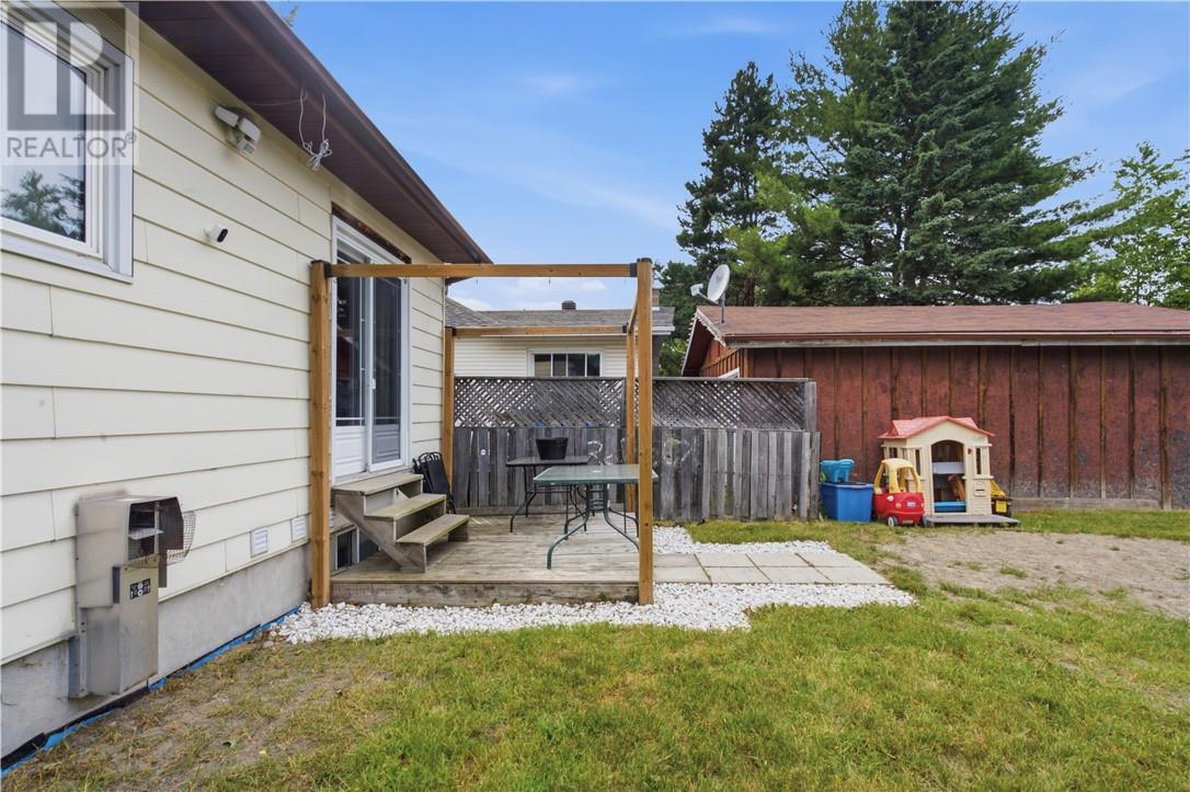 24 Laren Street, Wahnapitae, Ontario  P0M 3C0 - Photo 41 - 2129161