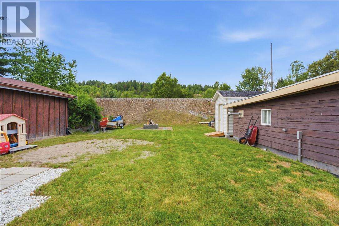 24 Laren Street, Wahnapitae, Ontario  P0M 3C0 - Photo 42 - 2129161