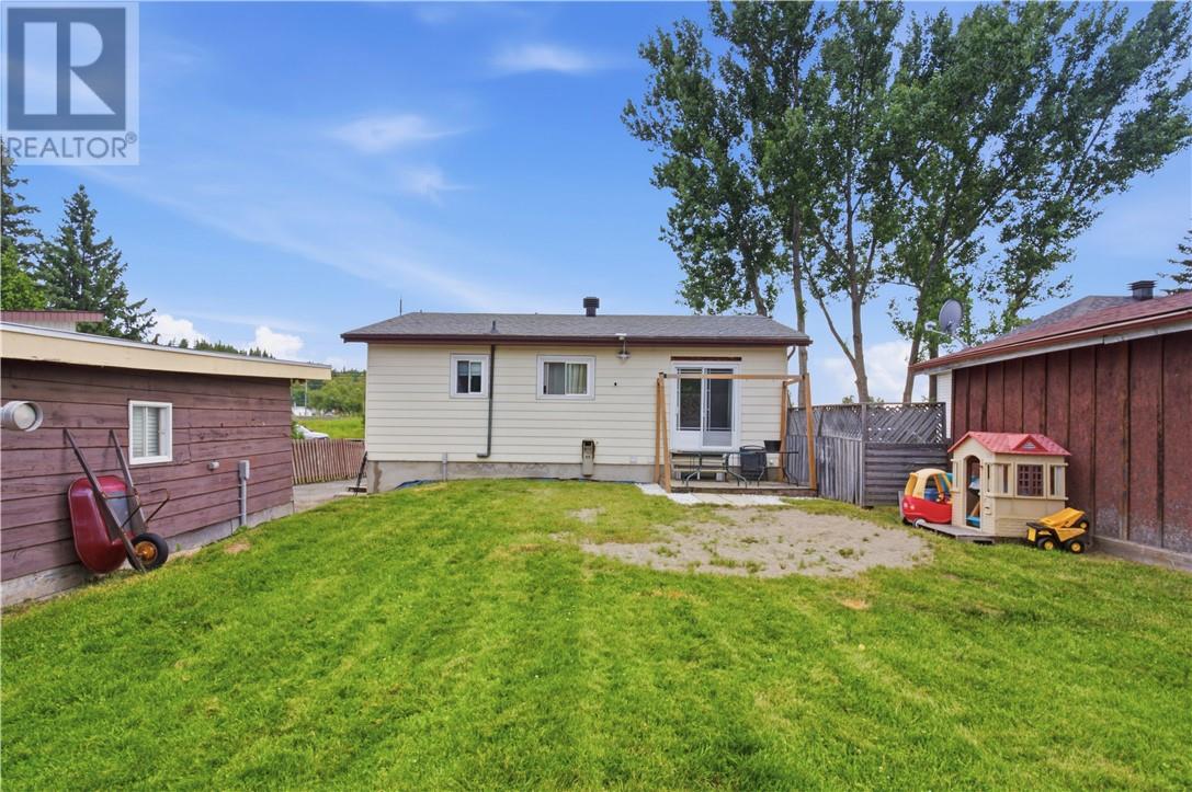 24 Laren Street, Wahnapitae, Ontario  P0M 3C0 - Photo 45 - 2129161