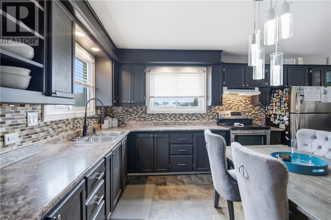 24 Laren Street, Wahnapitae, Ontario  P0M 3C0 - Photo 6 - 2129161