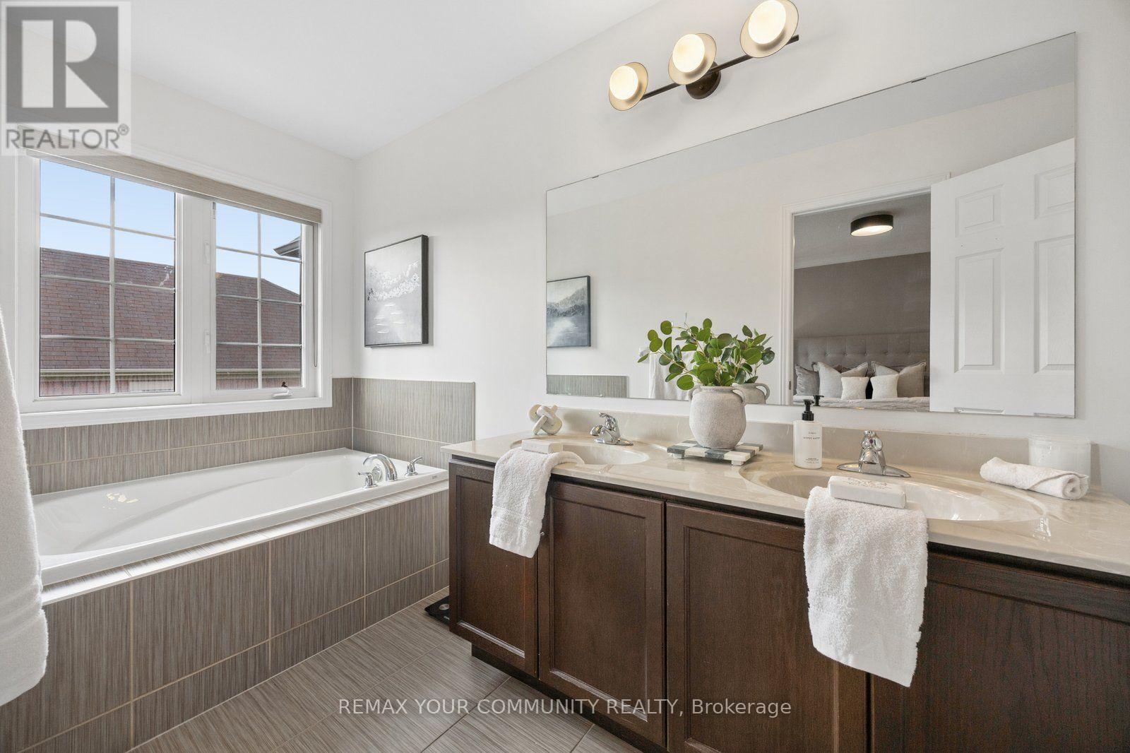 21 Warbler Avenue, Vaughan, Ontario  L6A 0X5 - Photo 19 - N13556490