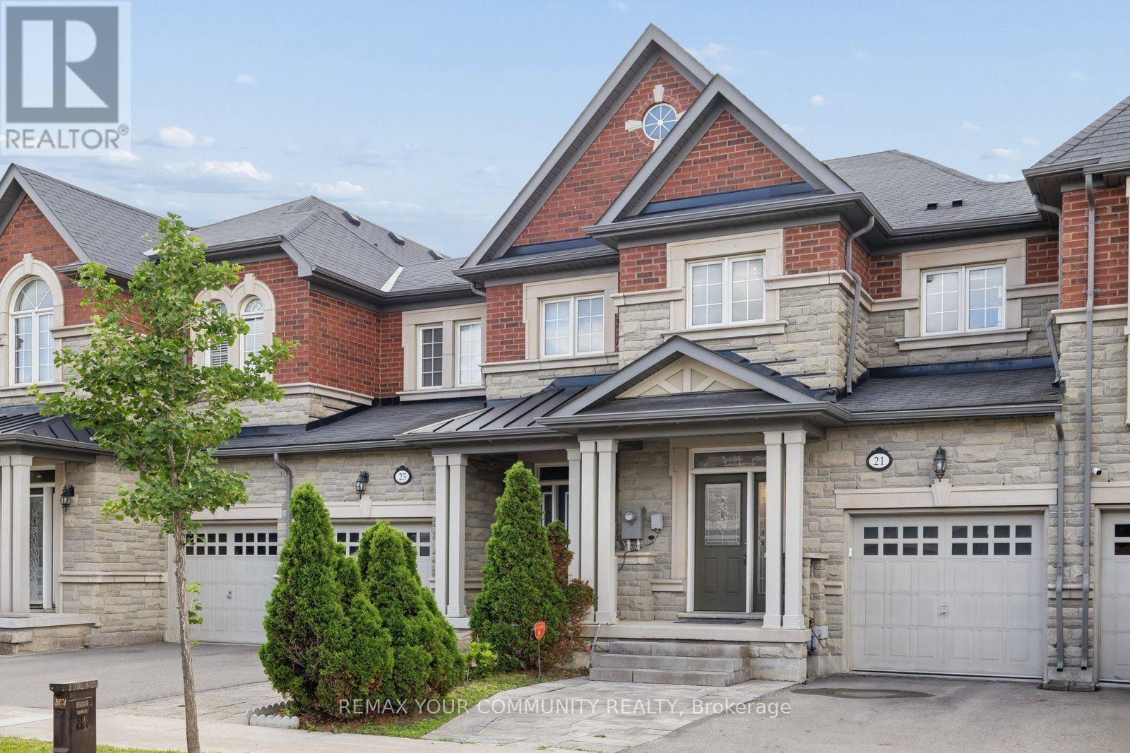 21 Warbler Avenue, Vaughan, Ontario  L6A 0X5 - Photo 2 - N13556490