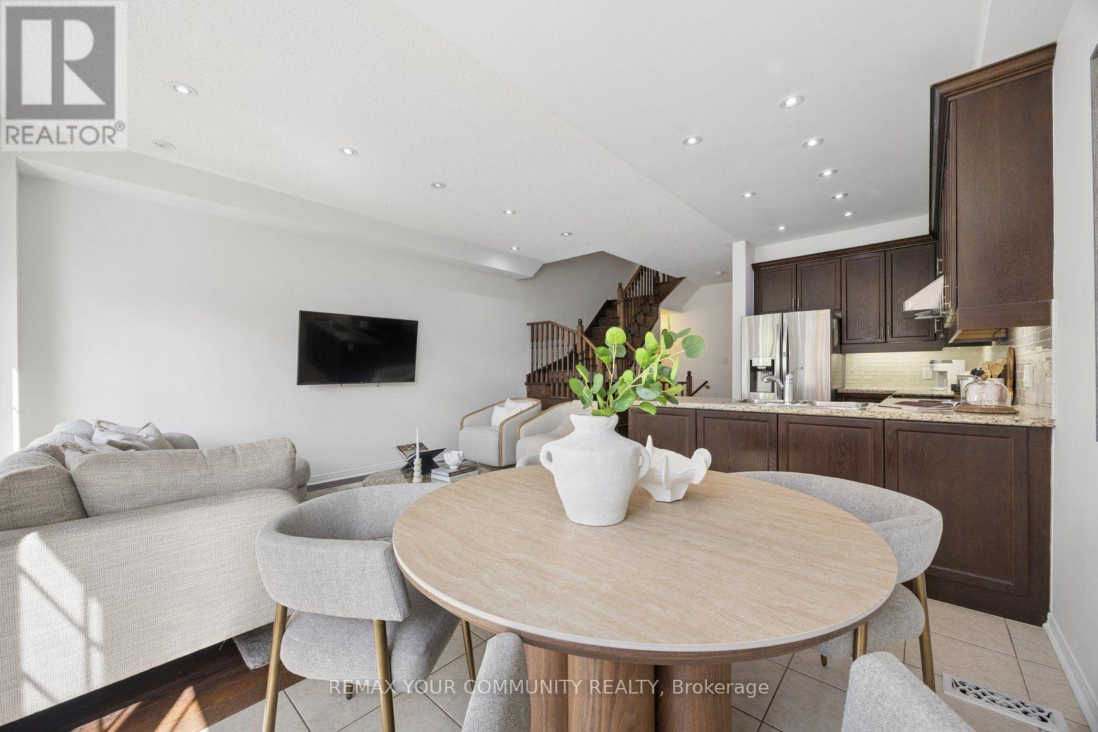 21 Warbler Avenue, Vaughan, Ontario  L6A 0X5 - Photo 9 - N13556490
