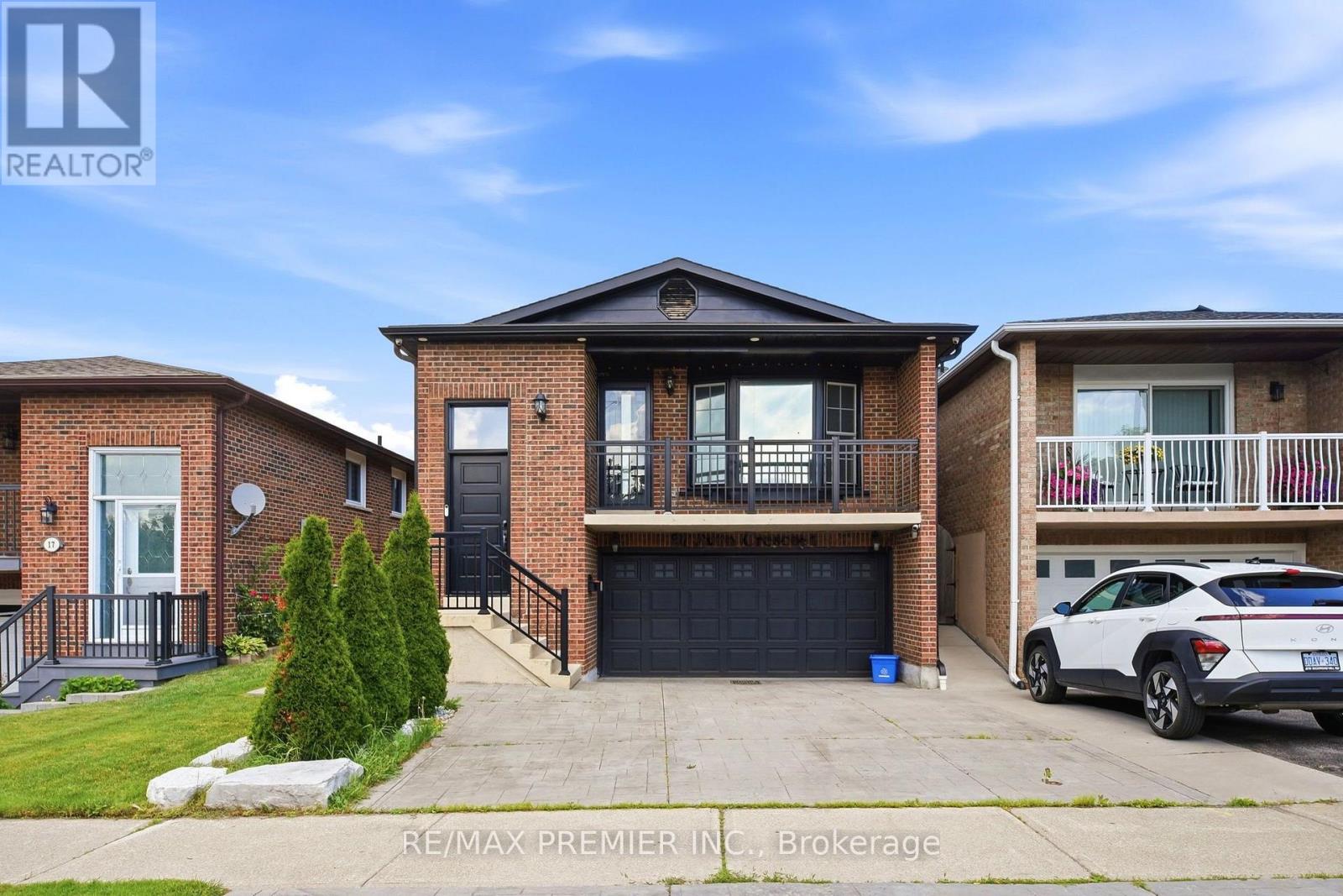 21 Avon Crescent, Vaughan, Ontario  L4L 1H4 - Photo 3 - N13556428