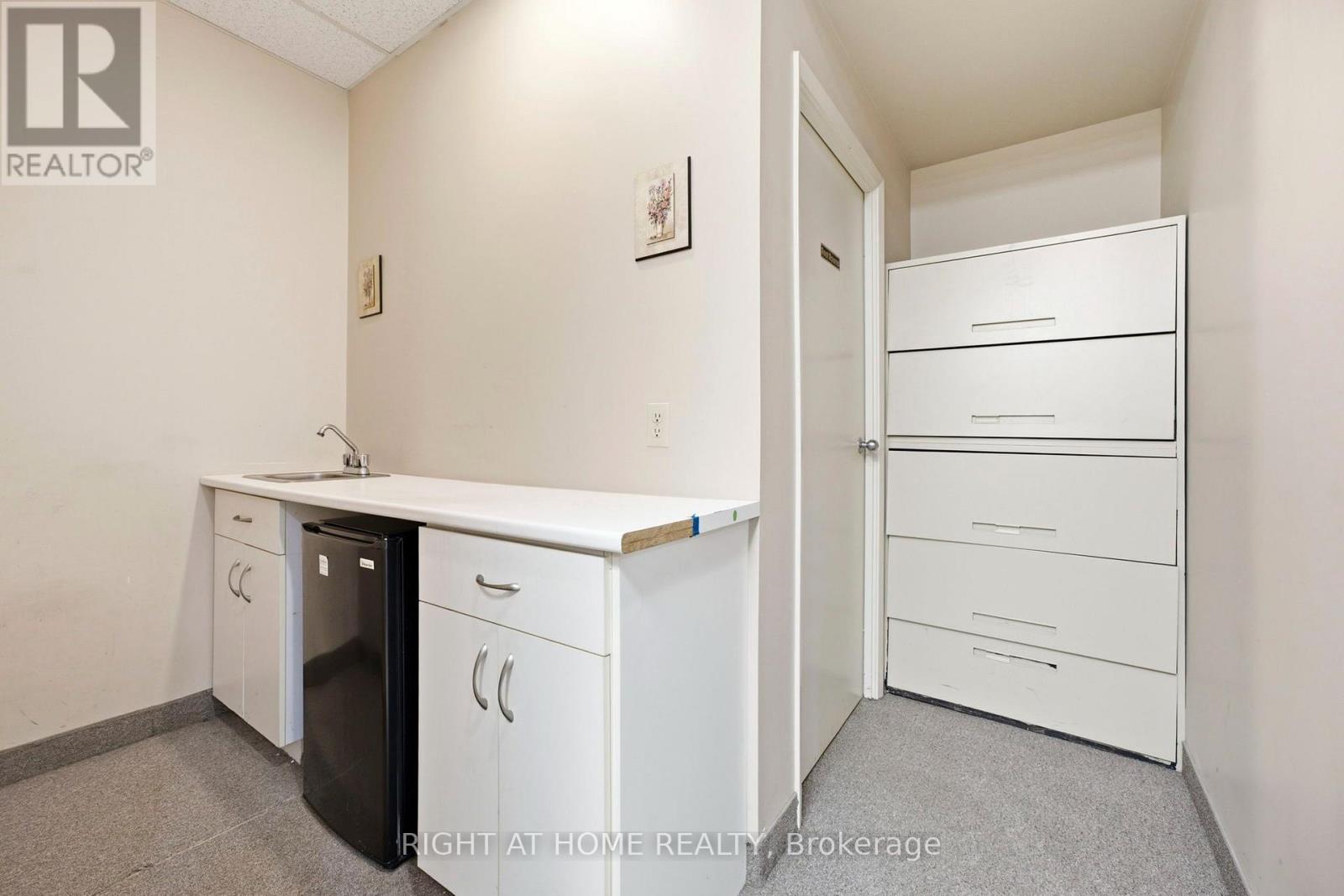 205 - 2601 Matheson Boulevard E, Mississauga, Ontario L4W 5A8 - Photo 15 - W13556374