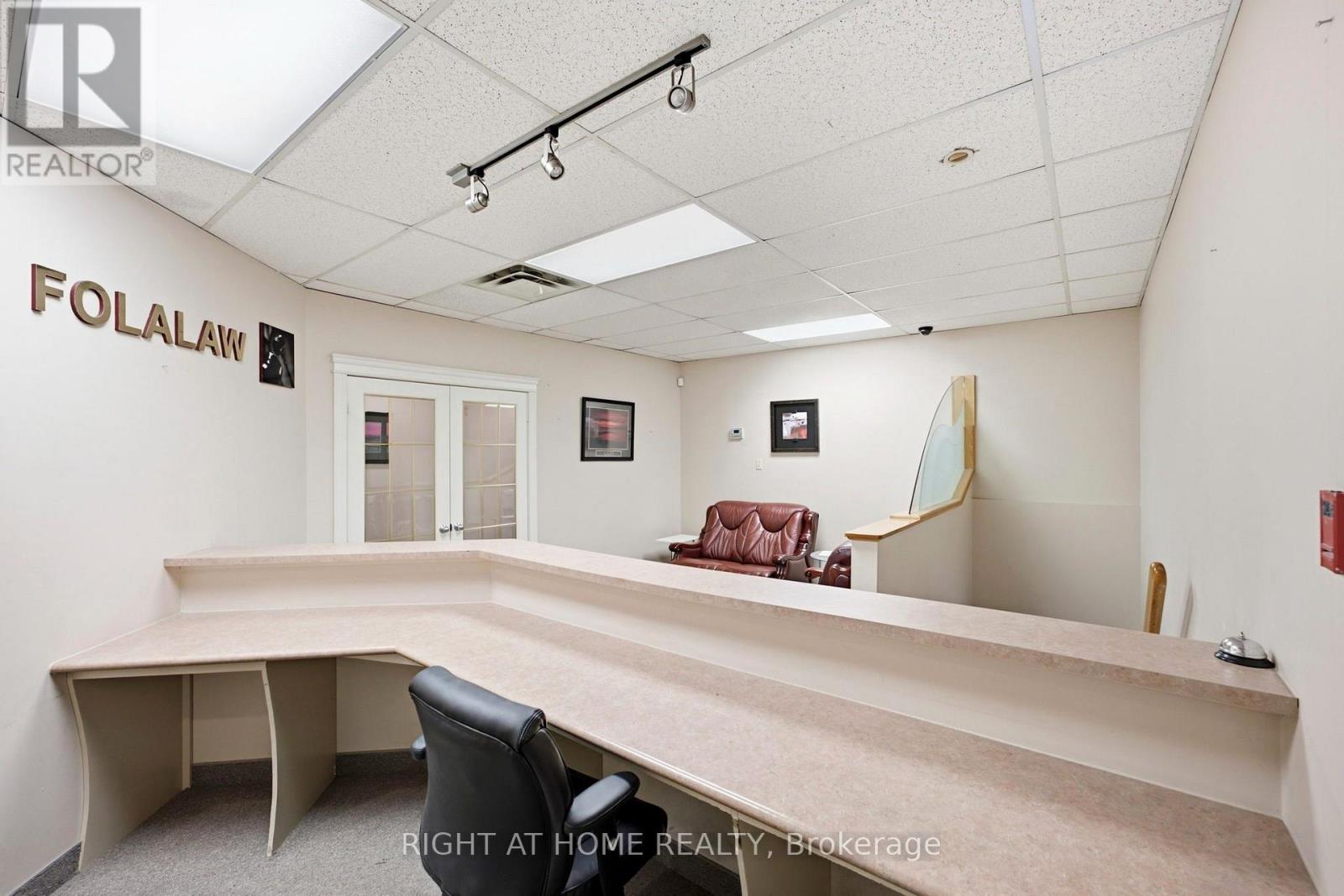 205 - 2601 Matheson Boulevard E, Mississauga, Ontario L4W 5A8 - Photo 3 - W13556374