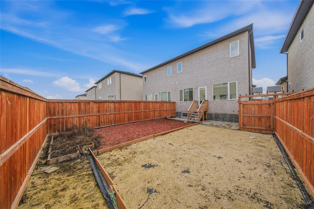 335 Old Commonwealth Path, Winnipeg, Manitoba  R2P 2X7 - Photo 28 - 202615943