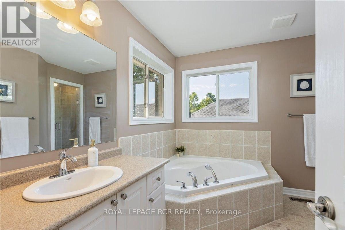 80 Versailles Crescent, Barrie (Innis-Shore), Ontario  L4M 0B7 - Photo 21 - S13556168