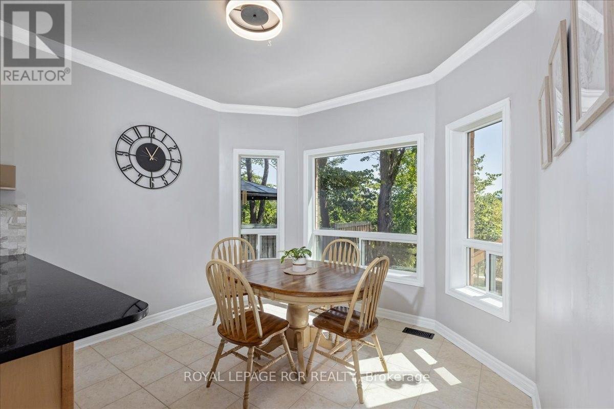 80 Versailles Crescent, Barrie (Innis-Shore), Ontario  L4M 0B7 - Photo 17 - S13556168