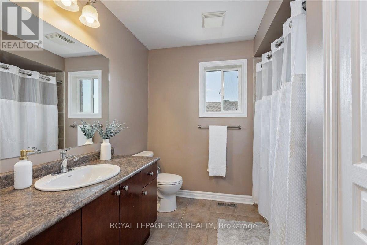 80 Versailles Crescent, Barrie (Innis-Shore), Ontario  L4M 0B7 - Photo 25 - S13556168