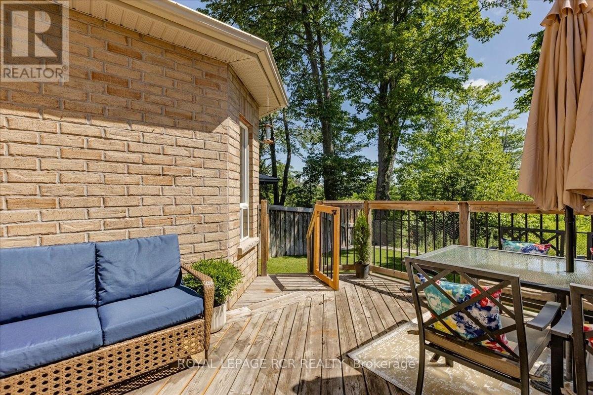80 Versailles Crescent, Barrie (Innis-Shore), Ontario  L4M 0B7 - Photo 36 - S13556168