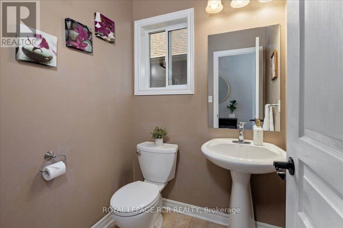 80 Versailles Crescent, Barrie (Innis-Shore), Ontario  L4M 0B7 - Photo 10 - S13556168
