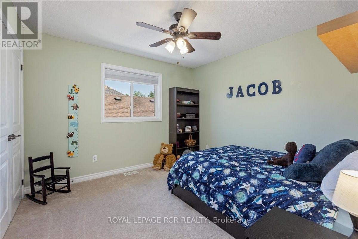 80 Versailles Crescent, Barrie (Innis-Shore), Ontario  L4M 0B7 - Photo 24 - S13556168