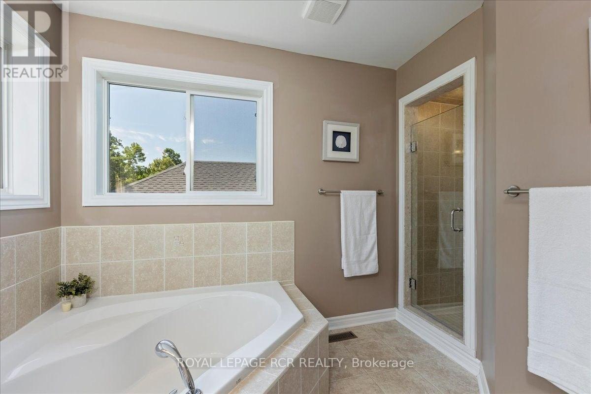 80 Versailles Crescent, Barrie (Innis-Shore), Ontario  L4M 0B7 - Photo 22 - S13556168