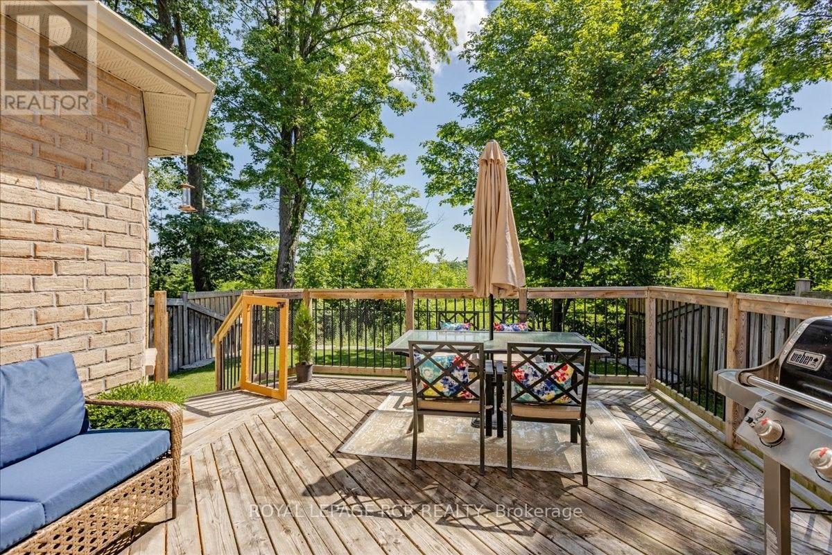 80 Versailles Crescent, Barrie (Innis-Shore), Ontario  L4M 0B7 - Photo 35 - S13556168