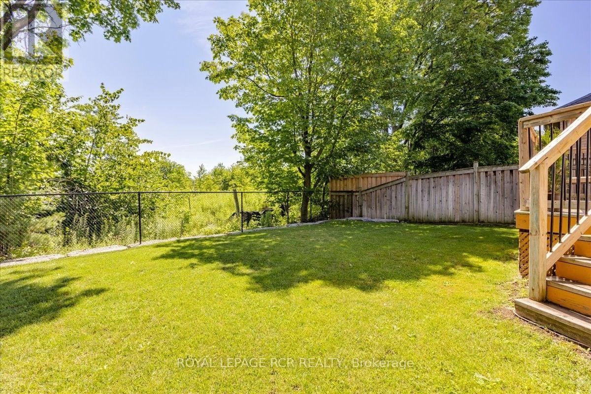 80 Versailles Crescent, Barrie (Innis-Shore), Ontario  L4M 0B7 - Photo 37 - S13556168