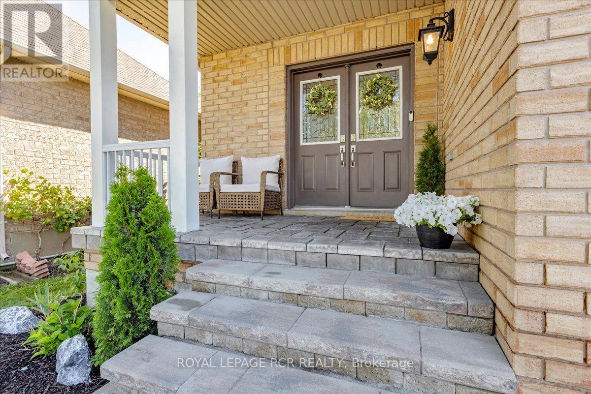 80 Versailles Crescent, Barrie (Innis-Shore), Ontario  L4M 0B7 - Photo 5 - S13556168