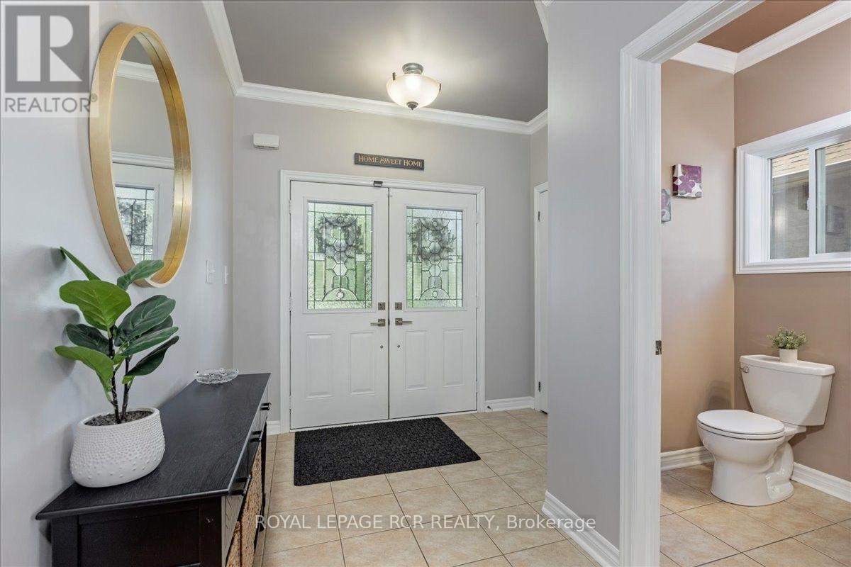 80 Versailles Crescent, Barrie (Innis-Shore), Ontario  L4M 0B7 - Photo 9 - S13556168