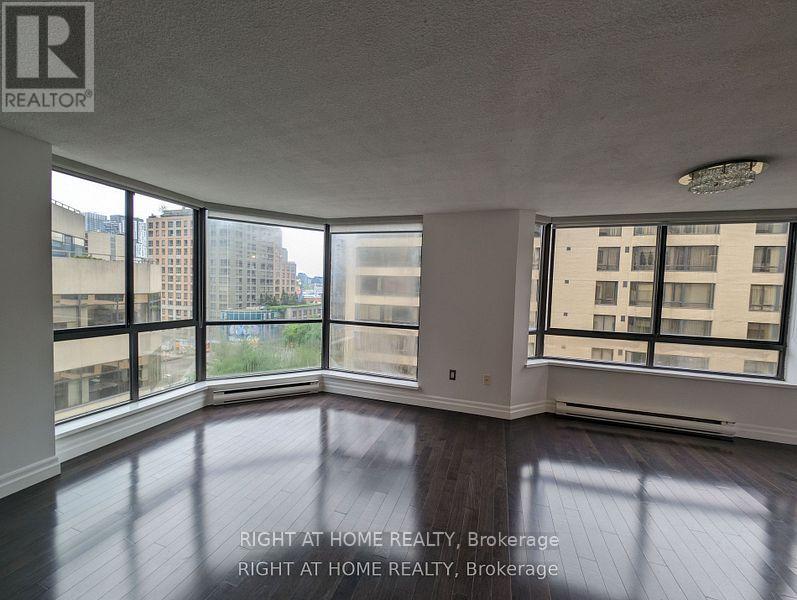 807 - 280 Simcoe Street, Toronto, Ontario  M5T 2Y5 - Photo 6 - C13556808