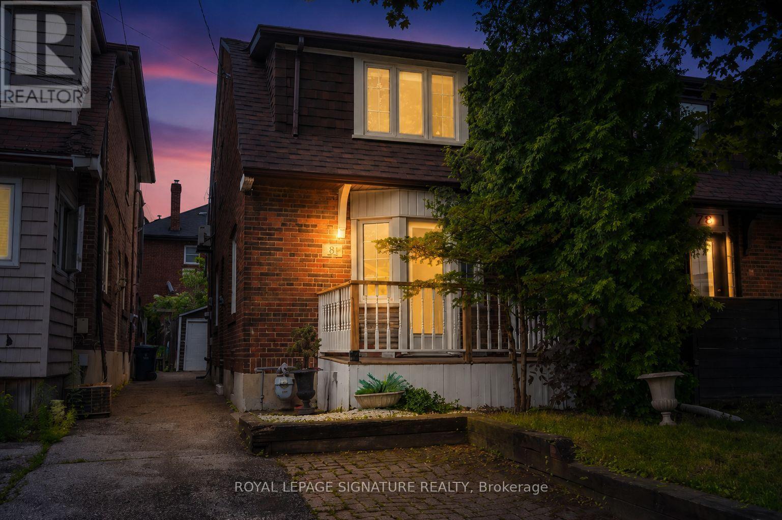 <div class="slider-price">$999,980</div><p>81 Cleveland Street, Toronto, Ontario</p>