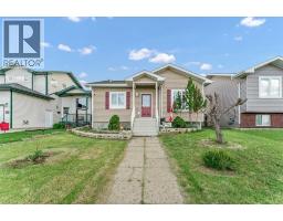 305 5 Avenue SW, Redcliff, Alberta