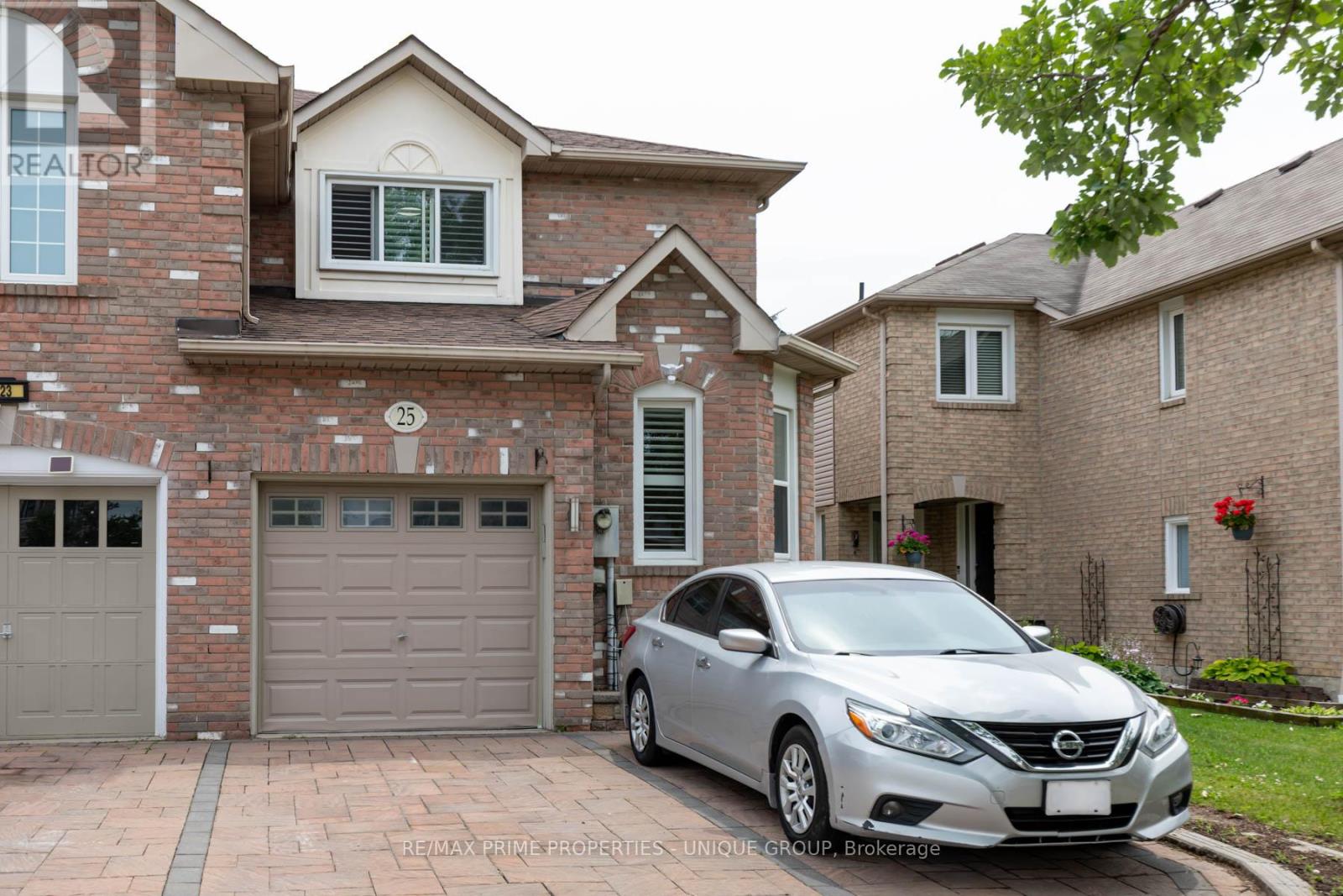 25 Pine Gate Place, Whitby, Ontario  L1R 2M5 - Photo 1 - E13556718