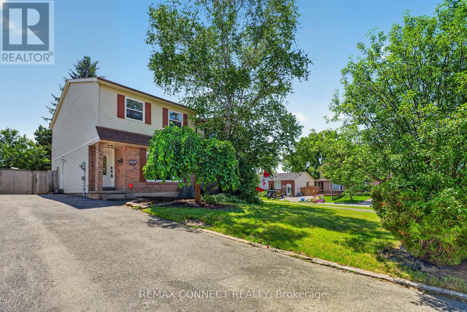 829 Cavan Court, Oshawa, Ontario L1J 7B8 - Photo 2 - E13556742