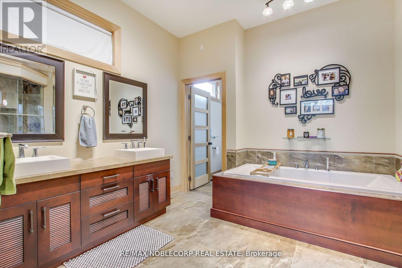 11201 Lake Ridge Road, Scugog, Ontario  L9L 1V7 - Photo 13 - E13556802
