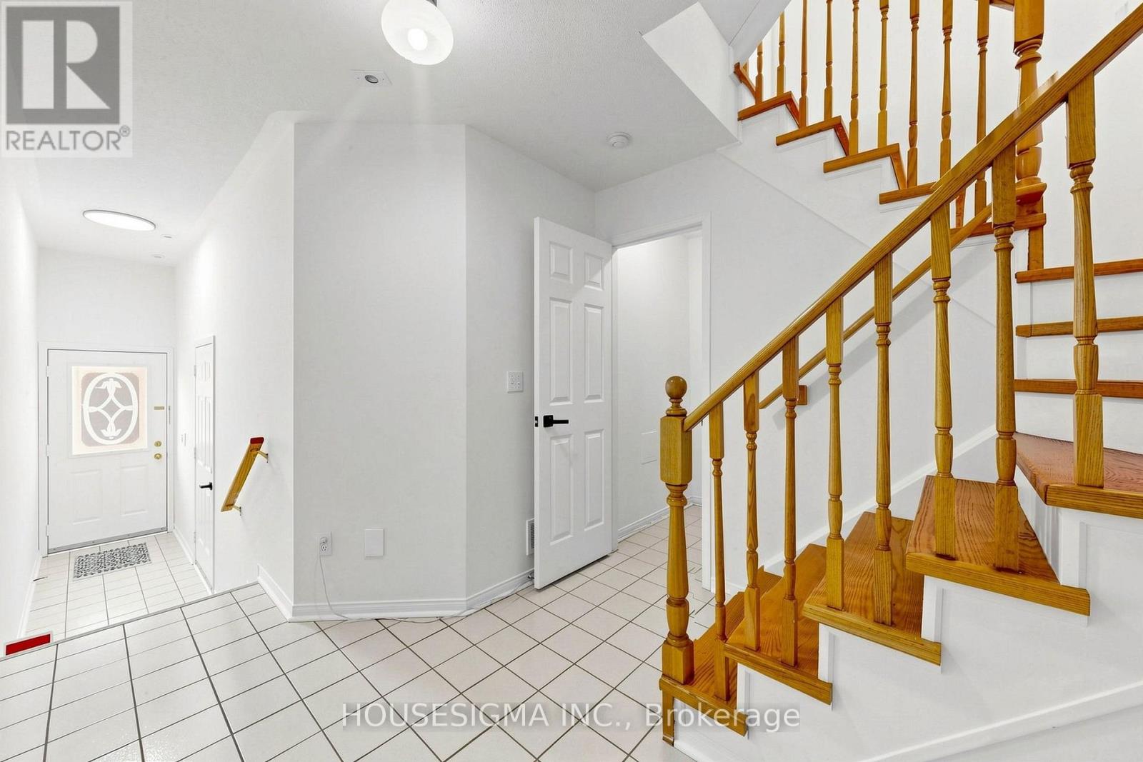 220 - 83 Mondeo Drive, Toronto, Ontario  M1P 5B6 - Photo 5 - E13556862