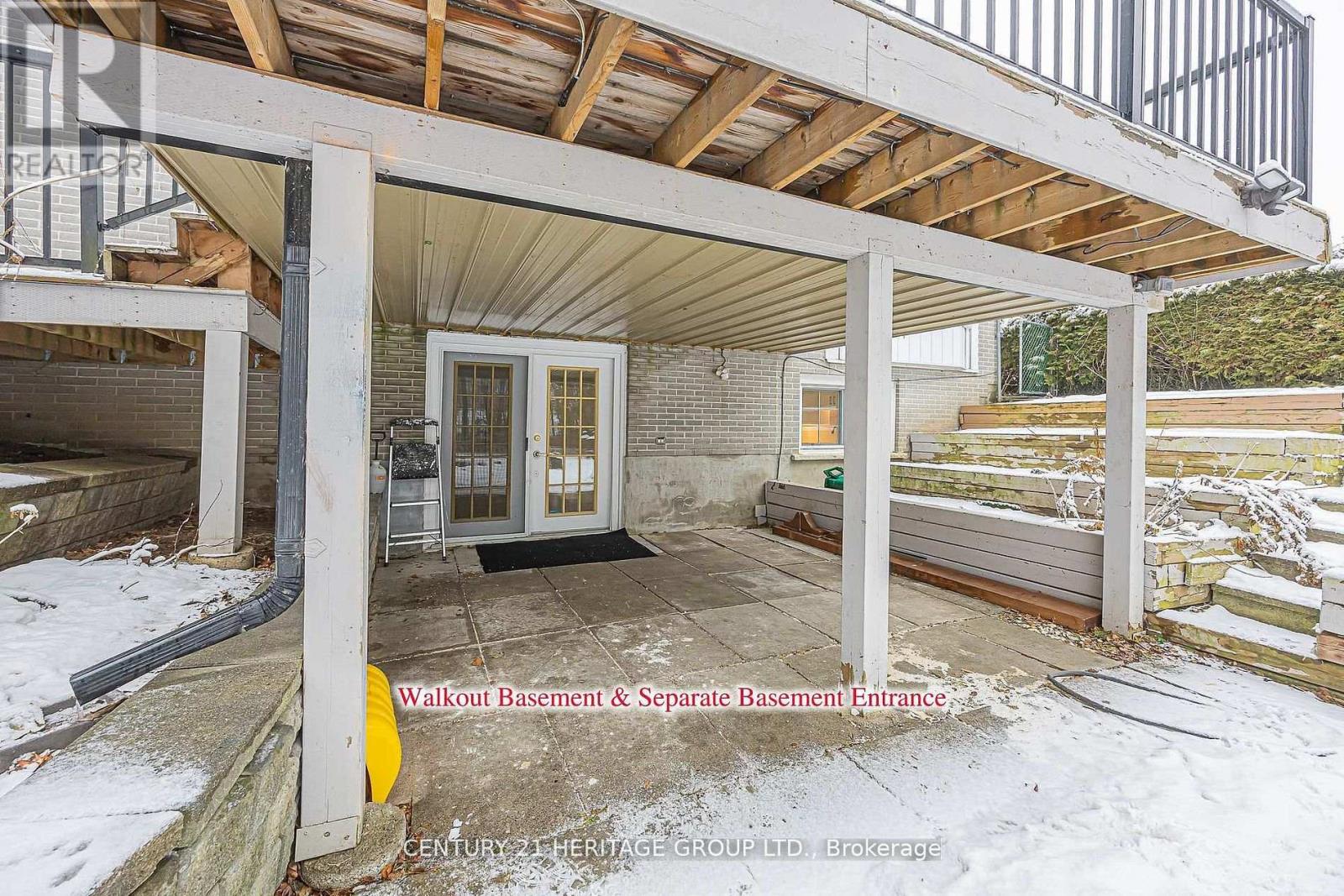 60 Fairway Drive, Aurora, Ontario  L4G 2H1 - Photo 3 - N13556874