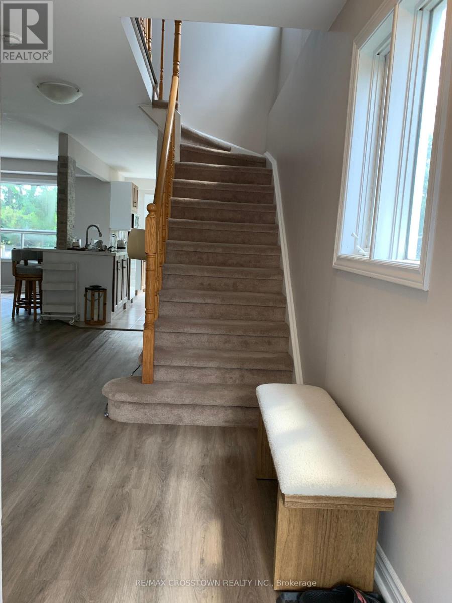 55 Brucker Road, Barrie, Ontario  L4N 8H9 - Photo 3 - S13556670
