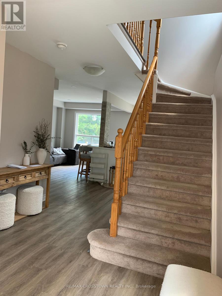 55 Brucker Road, Barrie, Ontario  L4N 8H9 - Photo 4 - S13556670