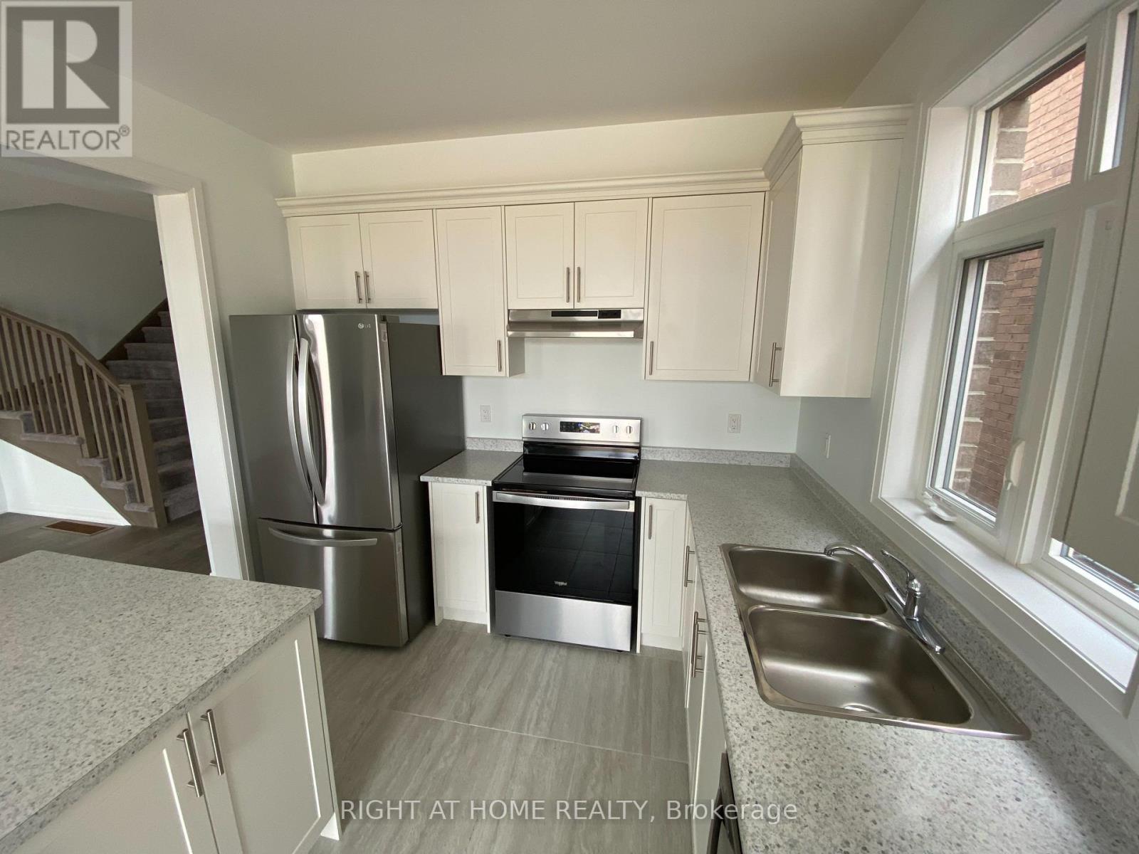 31 Copperhill Heights, Barrie, Ontario  L9J 0K6 - Photo 3 - S13556724