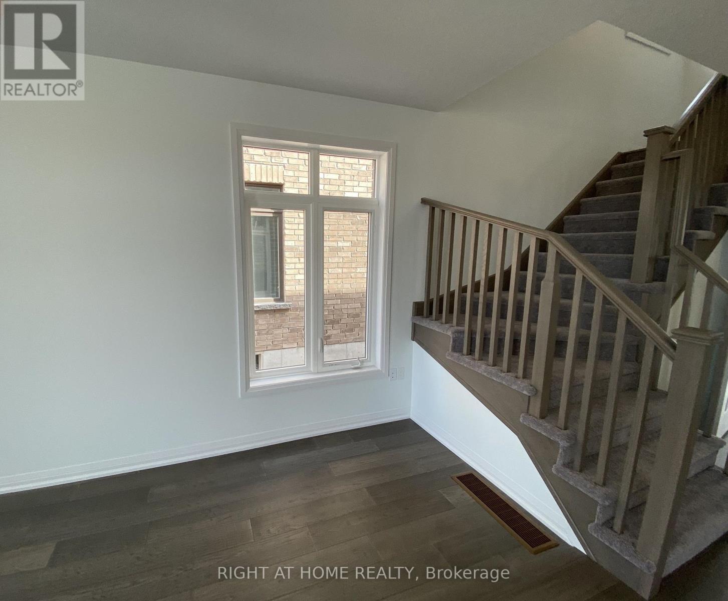 31 Copperhill Heights, Barrie, Ontario  L9J 0K6 - Photo 6 - S13556724