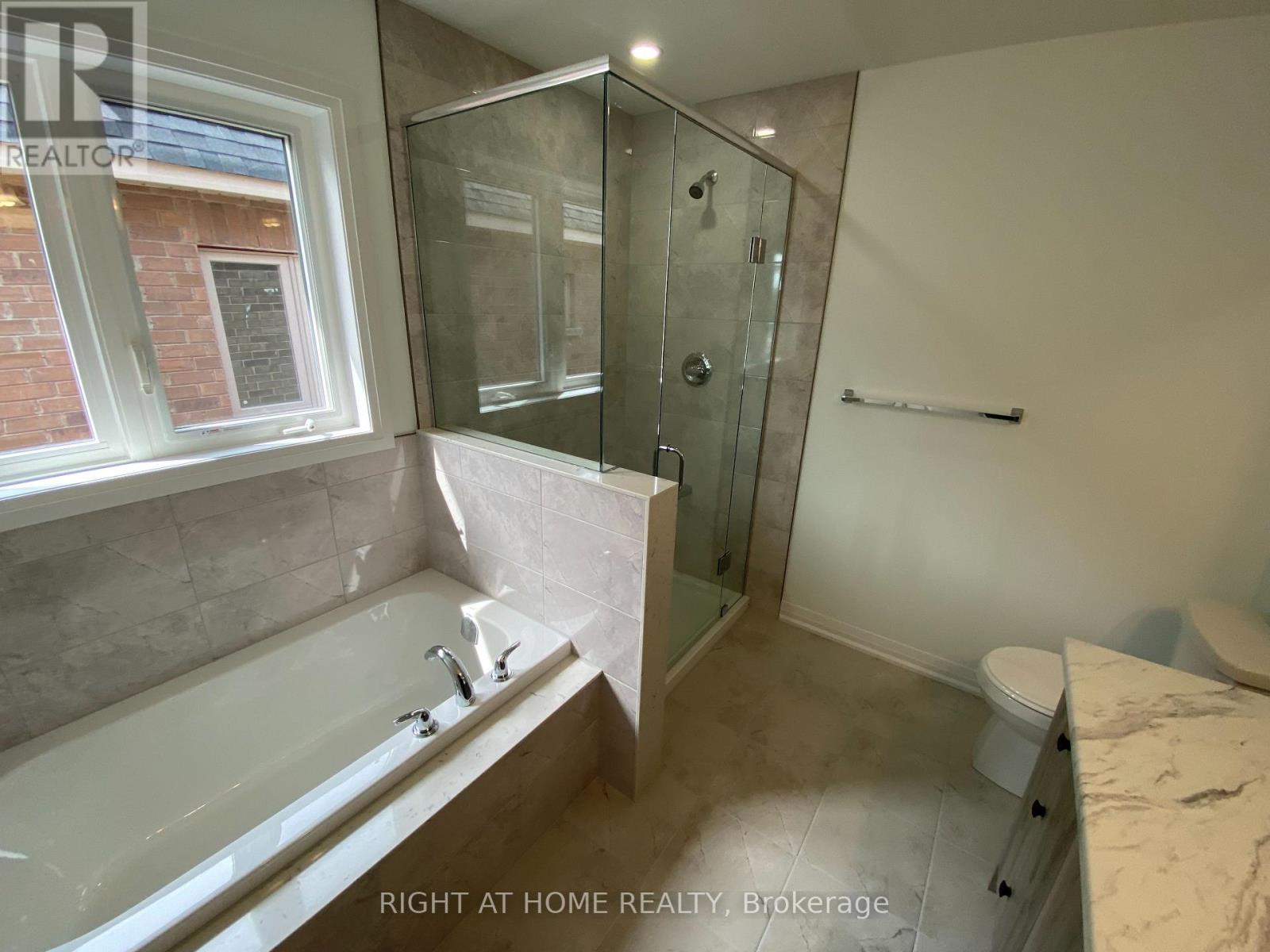 31 Copperhill Heights, Barrie, Ontario  L9J 0K6 - Photo 8 - S13556724