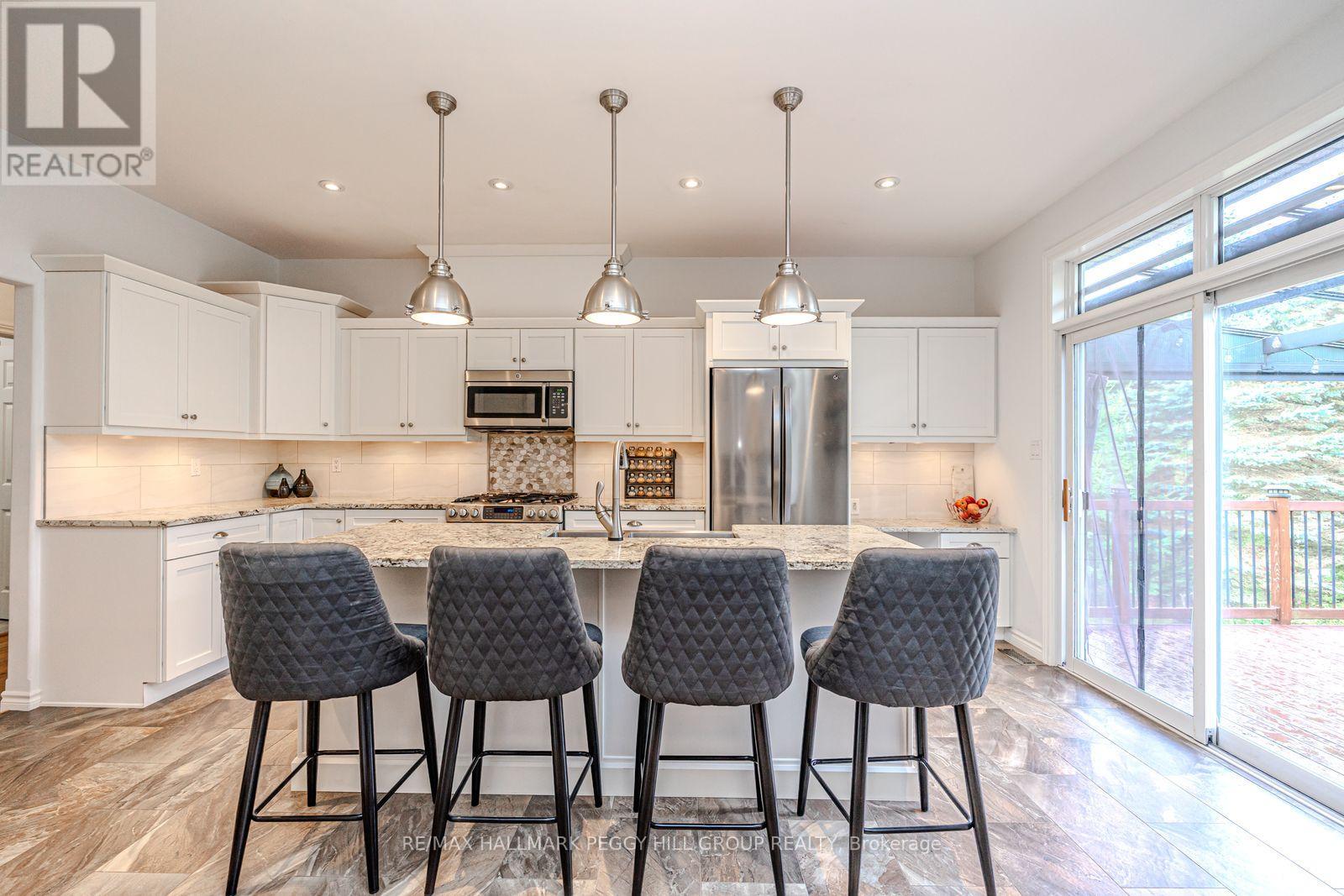 102 Highland Drive, Oro-Medonte (Horseshoe Valley), Ontario  L0L 2L0 - Photo 4 - S13556736
