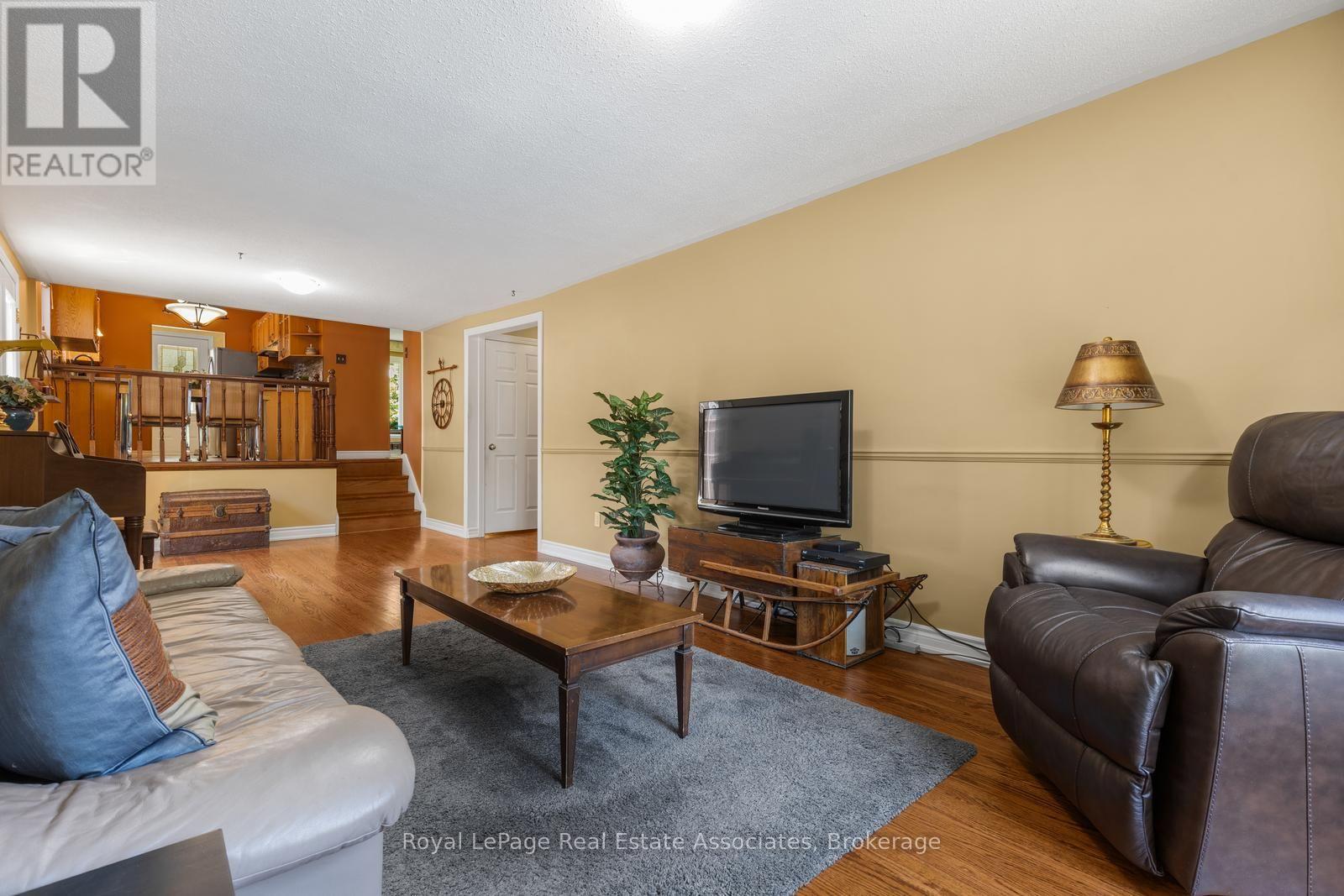 572 Tedwyn Drive, Mississauga, Ontario  L5A 1J9 - Photo 19 - W13556554