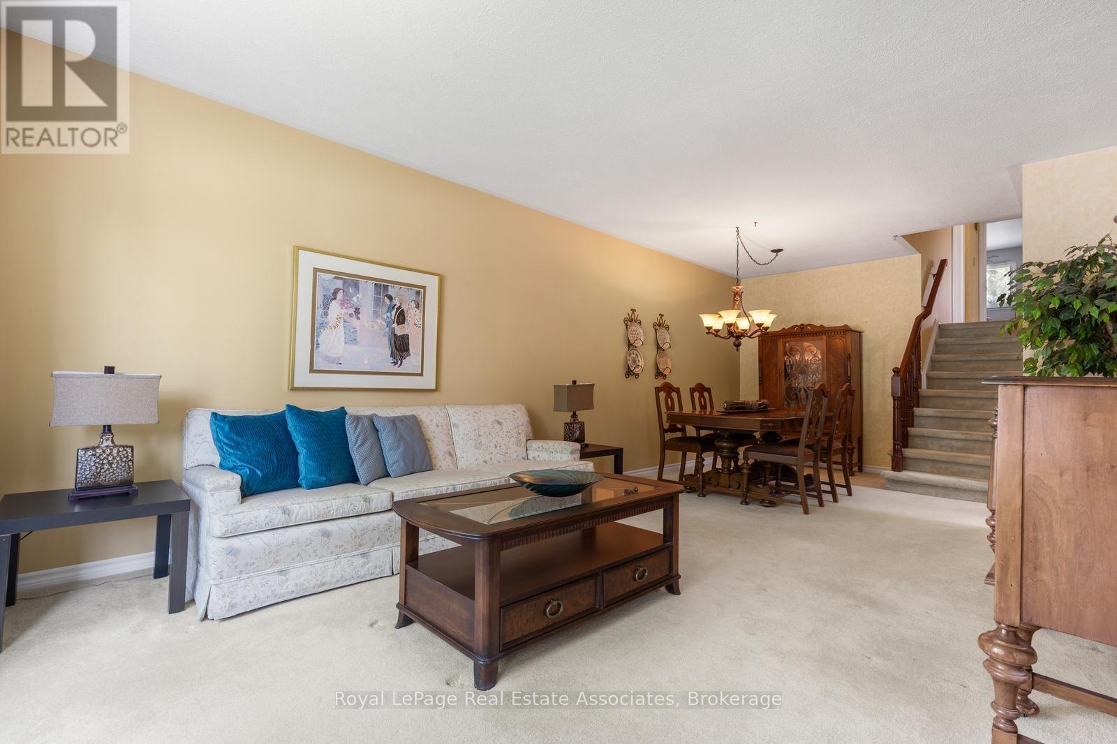 572 Tedwyn Drive, Mississauga, Ontario  L5A 1J9 - Photo 5 - W13556554